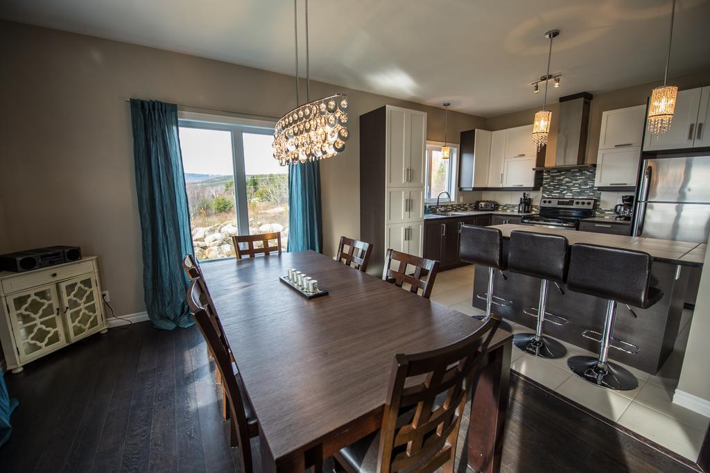 Les Chalets Huppes Du Massif Petite-Riviere-Saint-Francois Bilik gambar